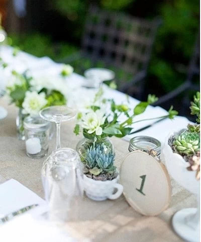 Kako obeležiti stolove na venčanju